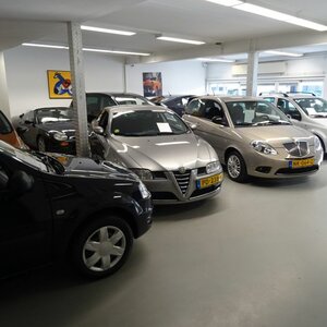 Autobedrijf De Haas image 2