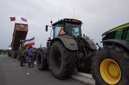 Boeren protesteren in Zwaagdijk