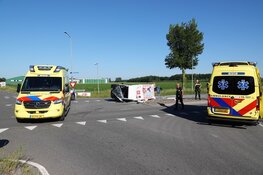 Gewonde bij ongeval tussen auto en bezorgdienst in Wervershoof
