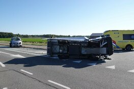 Gewonde bij ongeval tussen auto en bezorgdienst in Wervershoof