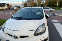 Jonge fietser komt met schrik vrij na aanrijding met auto in Wognum