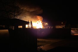 Grote brand op bungalowpark in Wervershoof