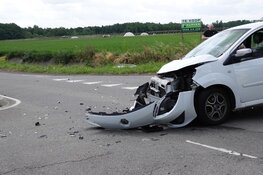 Weer botsing op beruchte kruising Wervershoof: drie gewonden