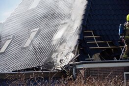 Brand in stolpboerderij in Andijk