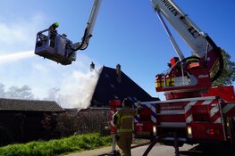 Brand in stolpboerderij in Andijk