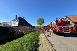 Brand in stolpboerderij in Andijk