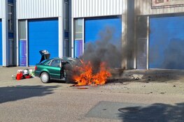 Auto door brand verwoest in Zwaagdijk-Oost
