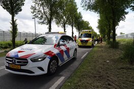 Automobilist onder invloed rijdt tegen bestelbus pakketbezorger
