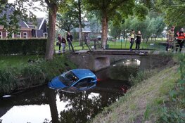 Auto te water in Lambertschaag