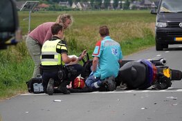 Vrouw op fiets aangereden door motorrijder in Hauwert