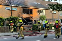 Rijtjeswoning in Wervershoof volledig uitgebrand