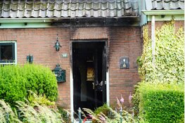Brand in stolpboerderij in Zwaagdijk-West