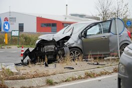 Ongeluk met veel schade op beruchte kruising in Wervershoof