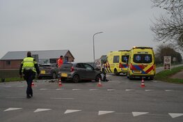 Ongeluk met veel schade op beruchte kruising in Wervershoof