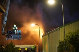Uitslaande brand in loods Medemblik