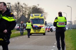 Jonge fietser zwaargewond in sloot aangetroffen in Oostwoud