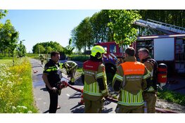 Camperbusje vliegt in brand tijdens rijden