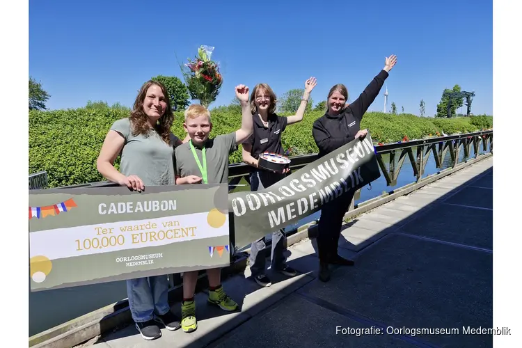 Oorlogsmuseum Medemblik verwelkomt 100.000e bezoeker!
