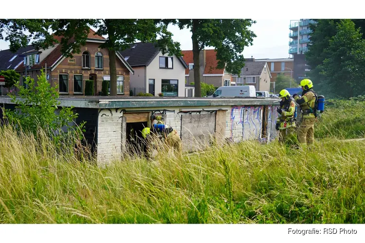 Brand in oude woonboot Medemblik