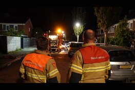 Felle brand bij voordeur van woning in Medemblik
