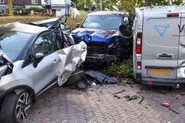 Grote ravage en gewonde na crash in Medemblik