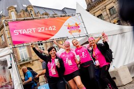 Roze slingers, zonneschijn en duizenden stappen tijdens Pink Ribbon Dam tot Dam Wandeltocht