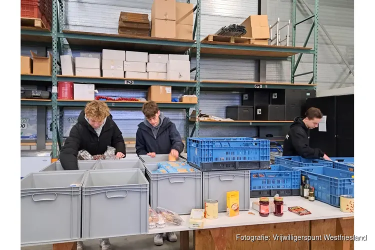 Leerlingen klussen tijdens Heel Werenfridus Helpt