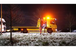 Automobilist belandt in water langs N240, ongeval veroorzaakt door plaatselijke gladheid