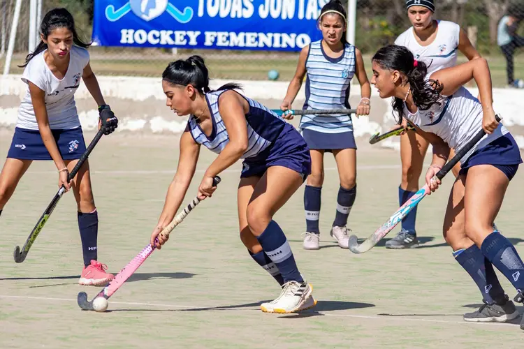 Sportief leven in de regio: prestaties van teams en resultaten van recente wedstrijden