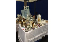 Snuffelen en scoren op de vlooienmarkt in Medemblik