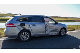 Motorrijder ernstig gewond na aanrijding met auto op kruising N307