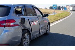 Motorrijder ernstig gewond na aanrijding met auto op kruising N307