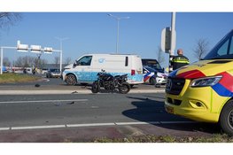 Motorrijder ernstig gewond na aanrijding met auto op kruising N307
