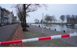 Mogelijk explosief gevonden tijdens magneetvissen in haven Medemblik