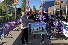 Eerste fietsdag Fiets4Daagse Hoorn feestelijk afgetrapt