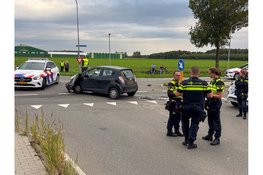 Twee auto's botsen op kruising in Wervershoof: bestuurder mee naar politiebureau