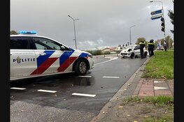 Aanrijding tussen twee auto’s op de Westerzeedijk in Medemblik