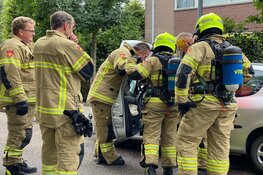 Auto vliegt in brand in Andijk