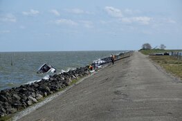 Grote zoekactie op IJsselmeer na omslaan boot