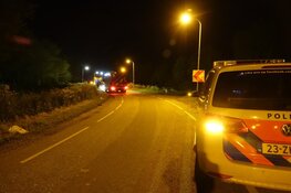 Auto vliegt uit de bocht in Wervershoof