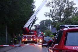 Schuurbrand door zonnepanelen in Andijk